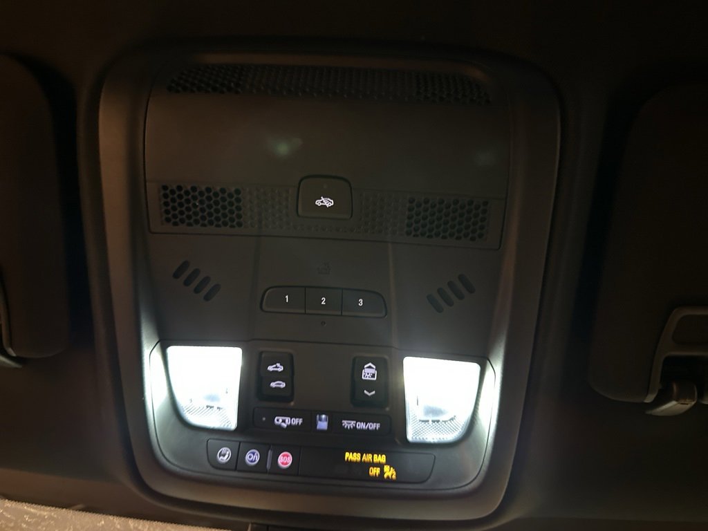 Used 2025 Cadillac XT5 Premium Luxury image 23