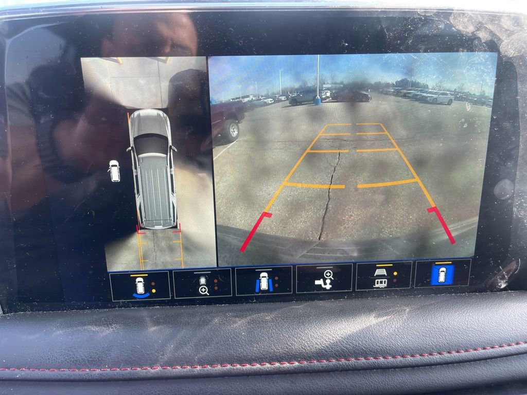 Used 2023 Chevrolet Suburban RST w/ Luxury Package image 21