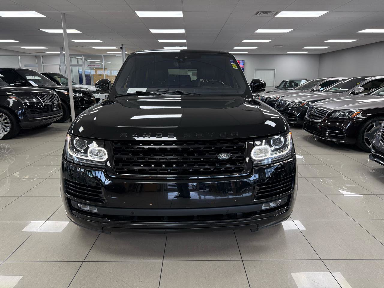 Used 2017 Land Rover Range Rover Supercharged image 4