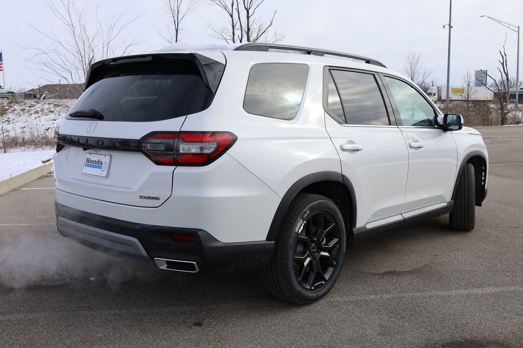 New 2025 Honda Pilot Touring image 6