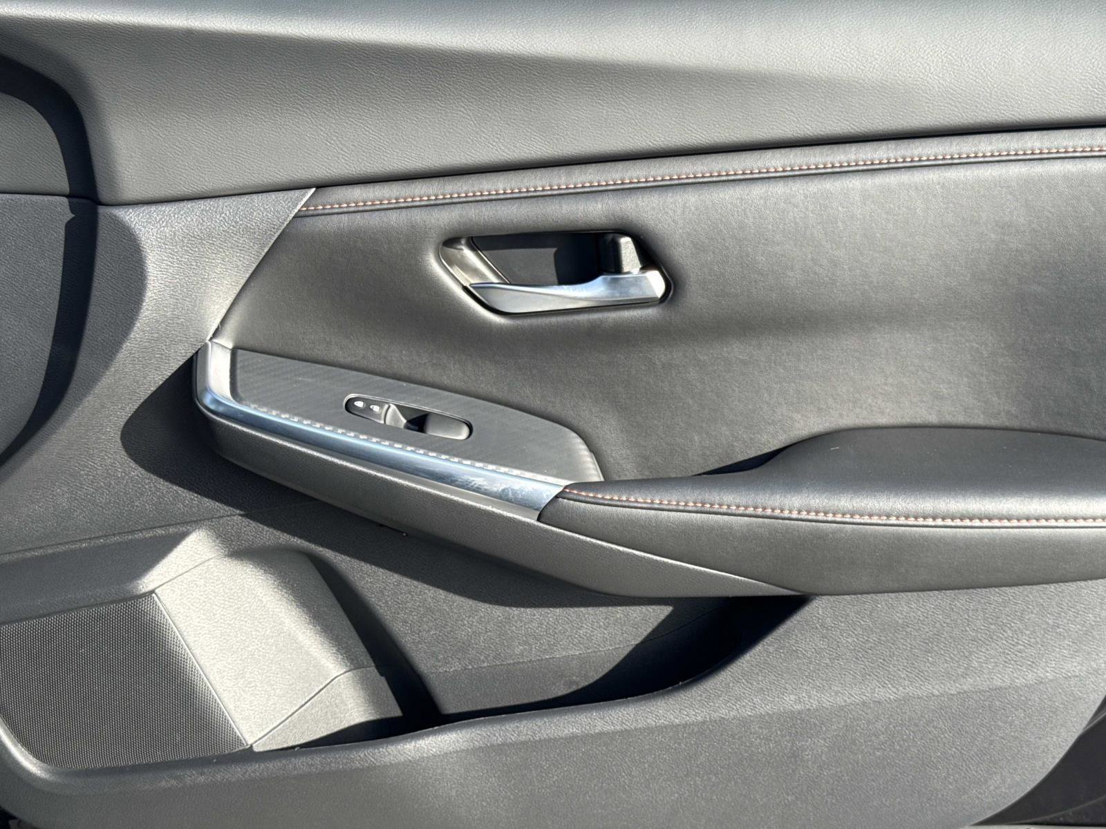 Used 2025 Nissan Sentra SR image 17