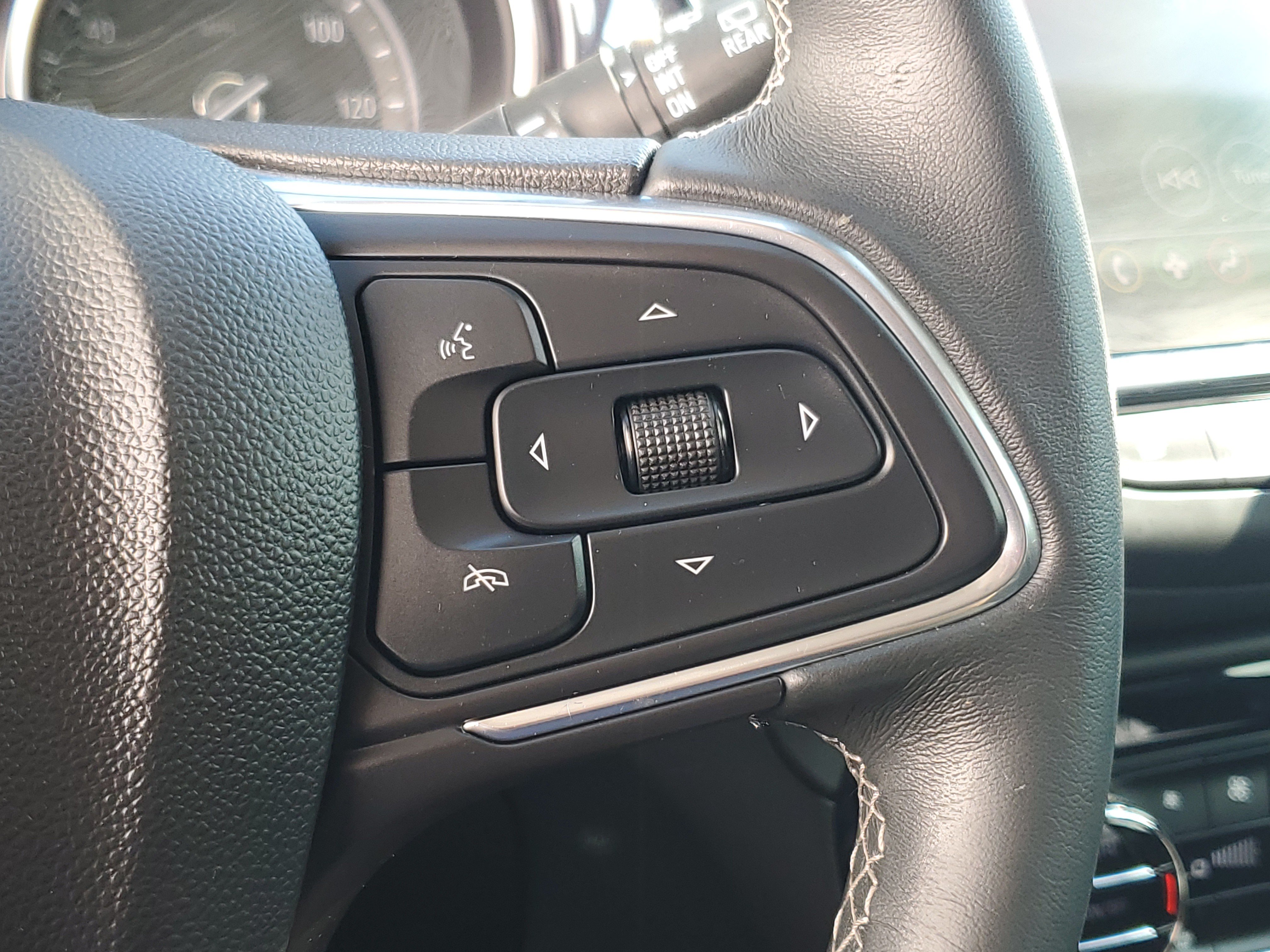 Used 2023 Buick Encore GX Select w/ Sport Touring Package FWD image 25