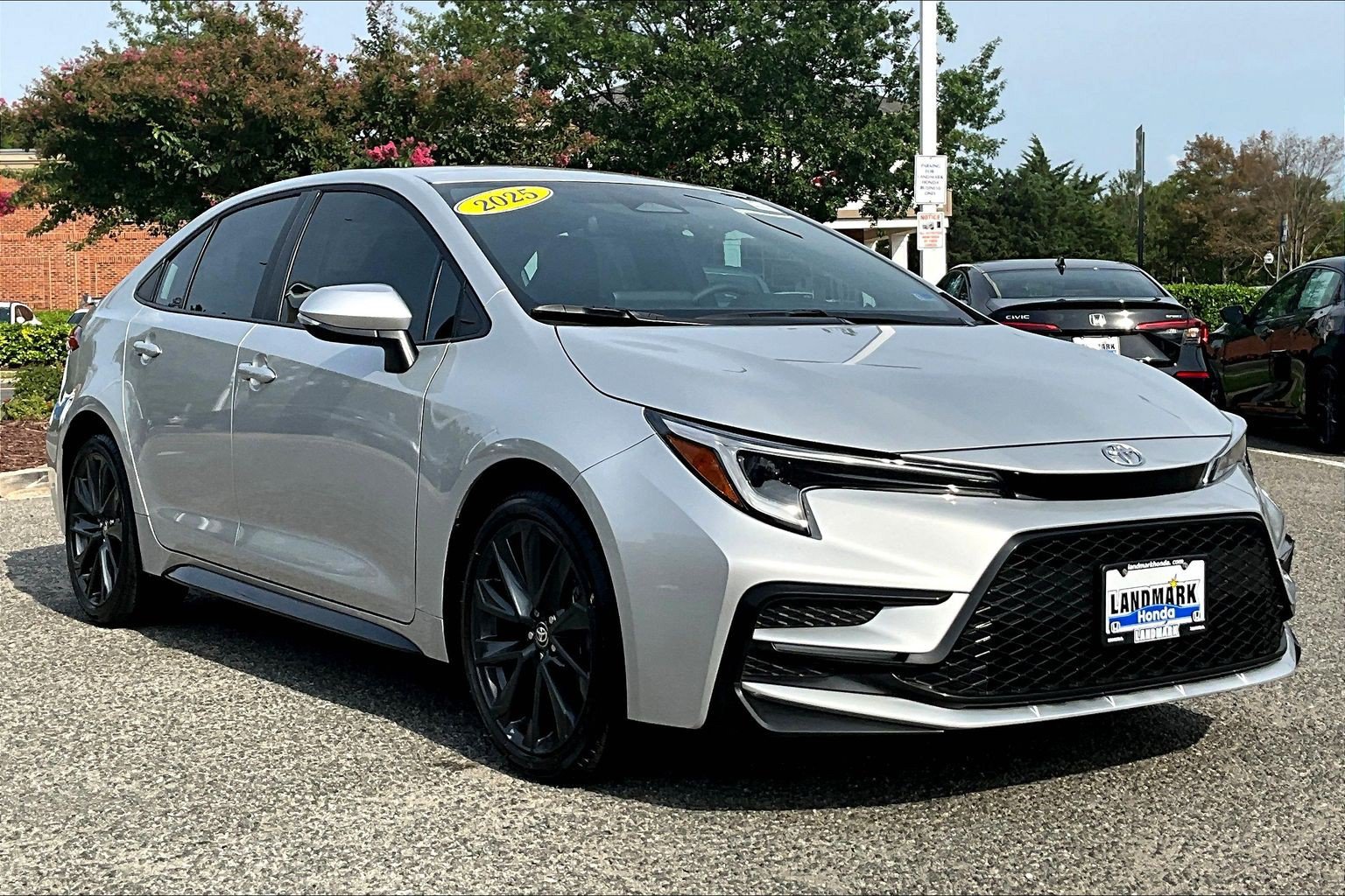 Used 2025 Toyota Corolla SE FWD image 11