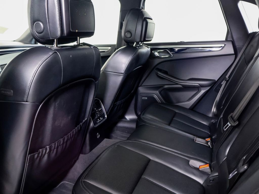 Certified 2024 Porsche Macan w/ Premium Plus Package image 23