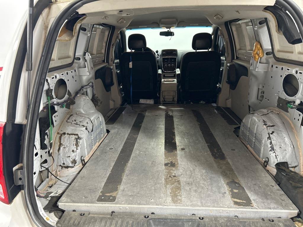 Used 2014 RAM C/V Tradesman w/ UConnect Hands-Free Group FWD image 9