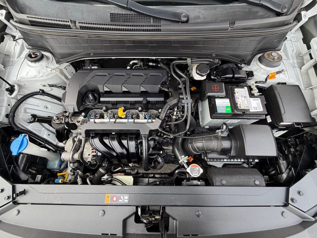 Used 2021 Hyundai Venue SEL w/ Cargo Package image 16