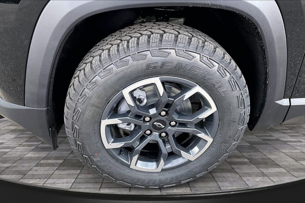 New 2026 Chevrolet Equinox ACTIV w/ Convenience Package III image 13