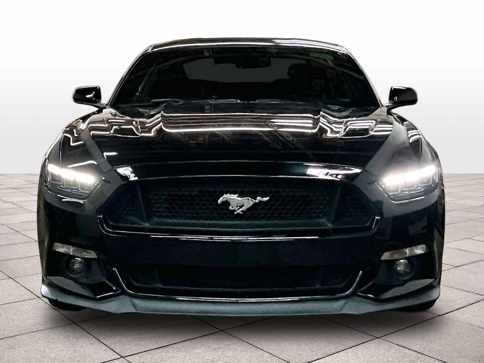 Used 2017 Ford Mustang GT w/ GT Performance Package RWD image 3