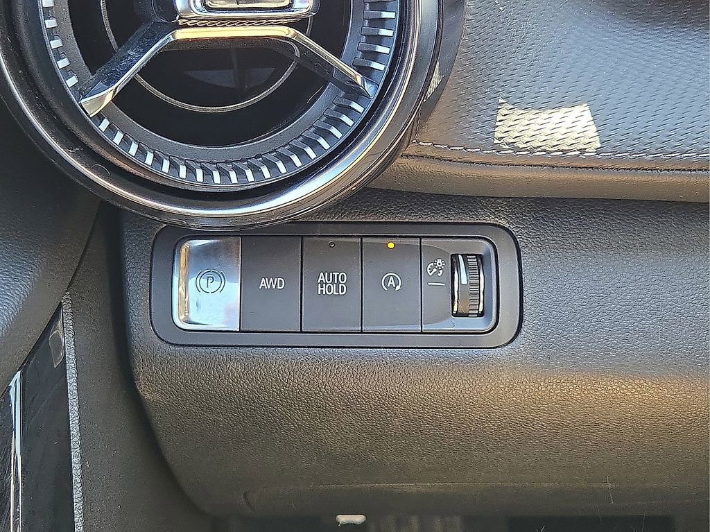 Used 2025 Chevrolet Equinox LT AWD/4WD image 24