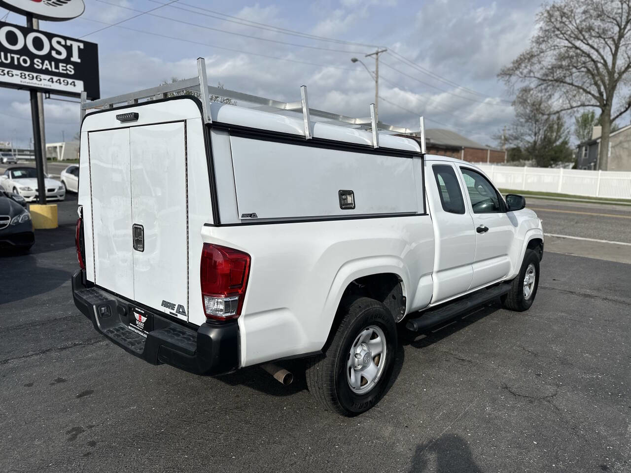 Used 2016 Toyota Tacoma SR RWD image 9