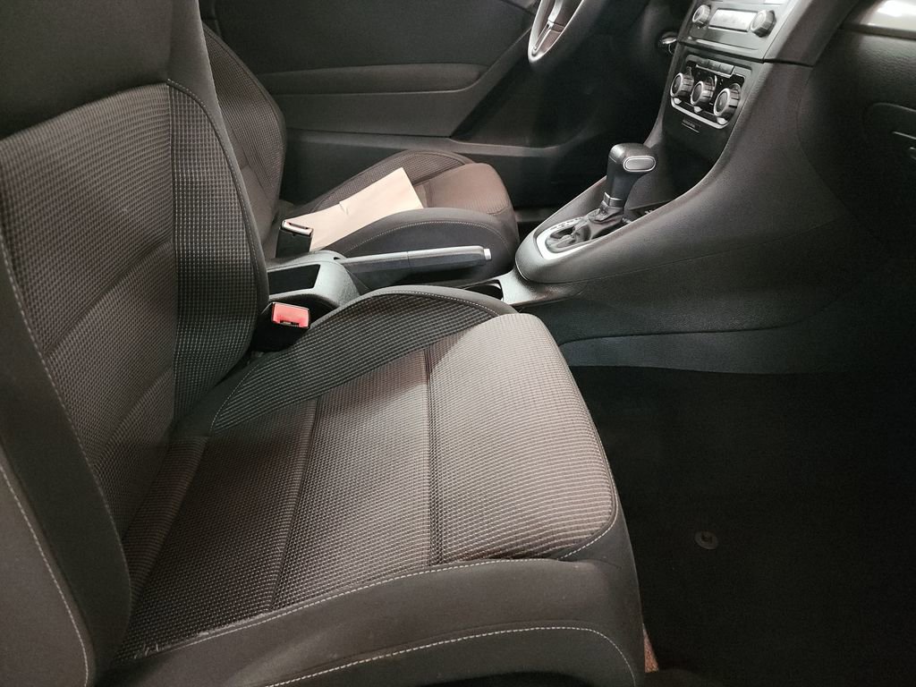 Used 2010 Volkswagen Golf 2-Door image 19