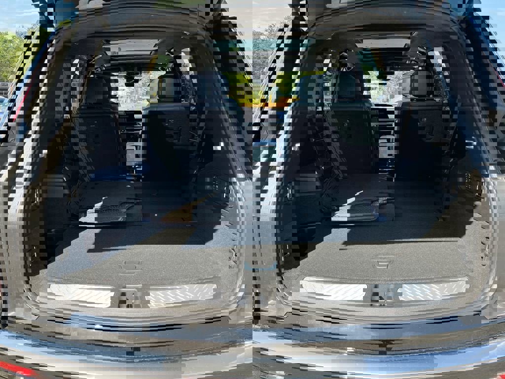 New 2026 Cadillac Vistiq Premium Luxury w/ LPO, Floor Liner Package image 28