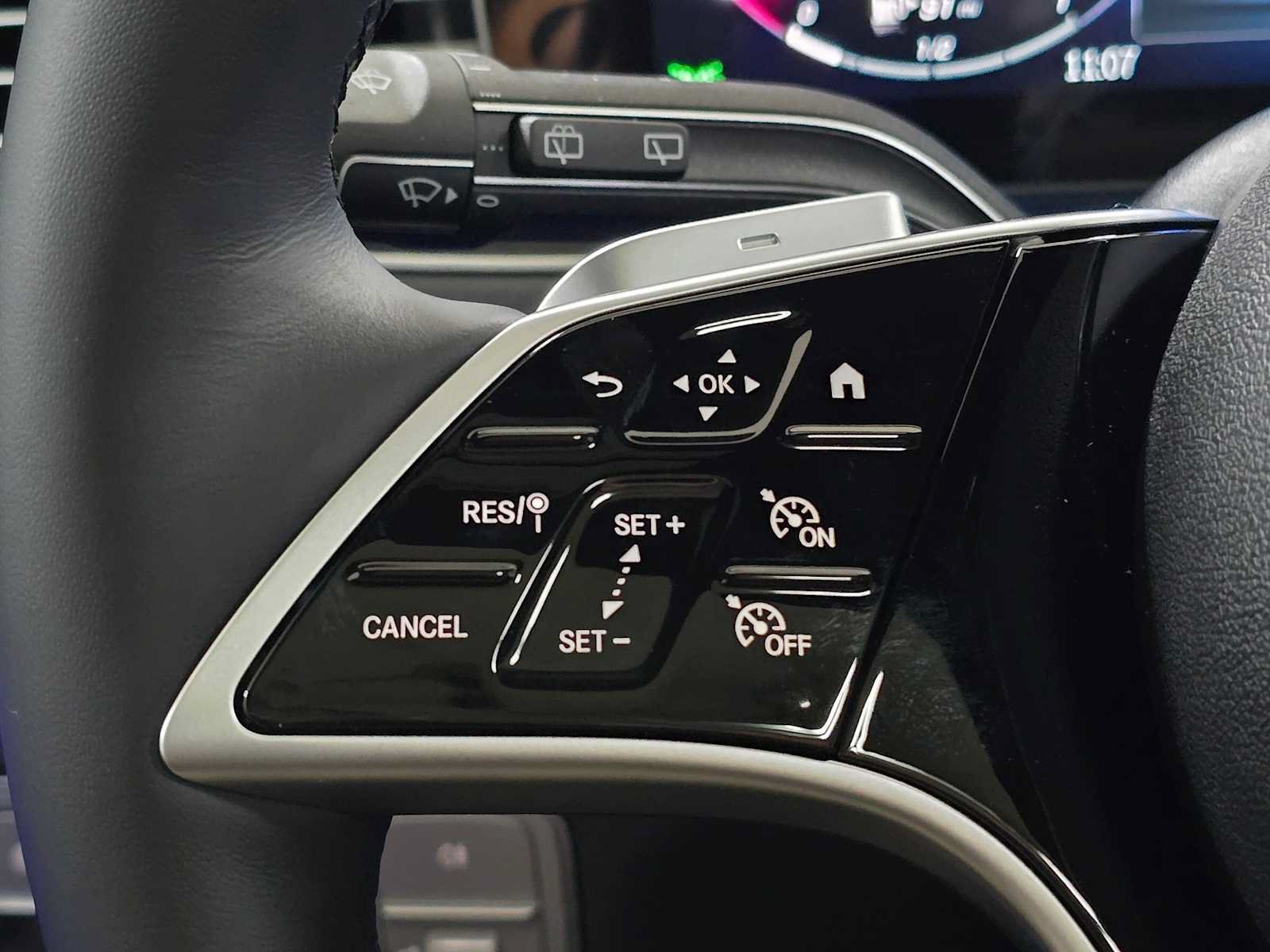 New 2026 Mercedes-Benz GLE 450e 4MATIC image 32