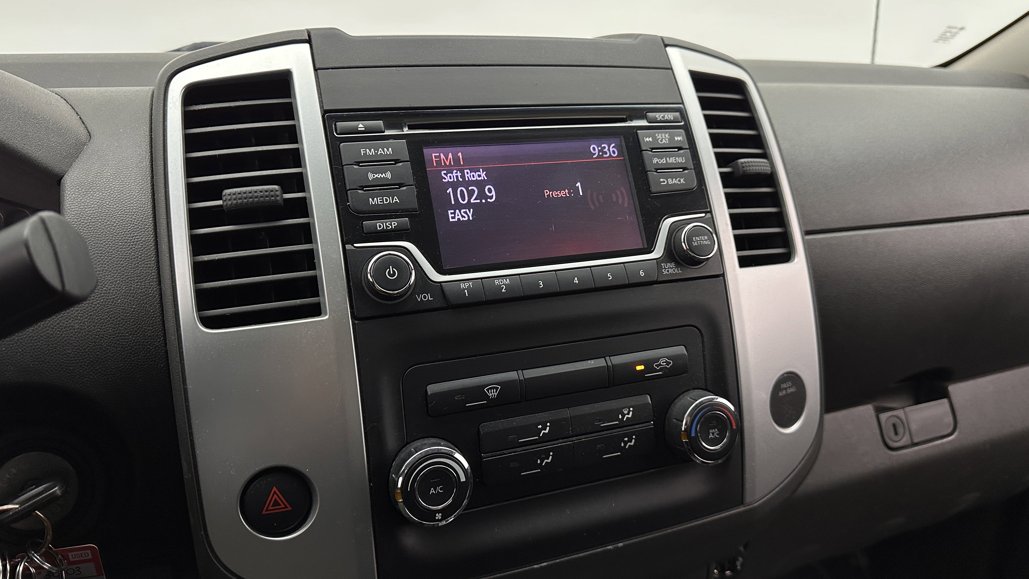 Used 2017 Nissan Frontier SV RWD image 11