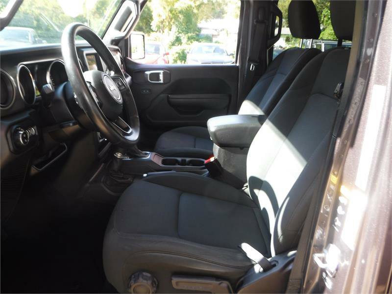 Used 2021 Jeep Gladiator Sport image 7