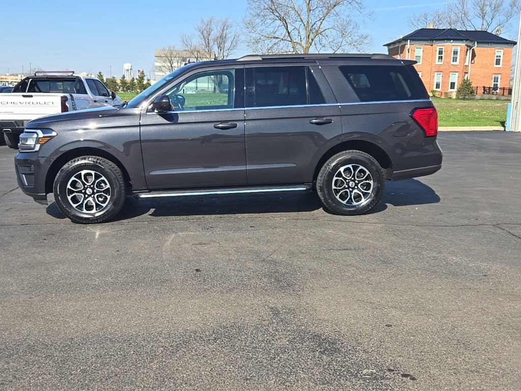 Used 2022 Ford Expedition XLT image 4