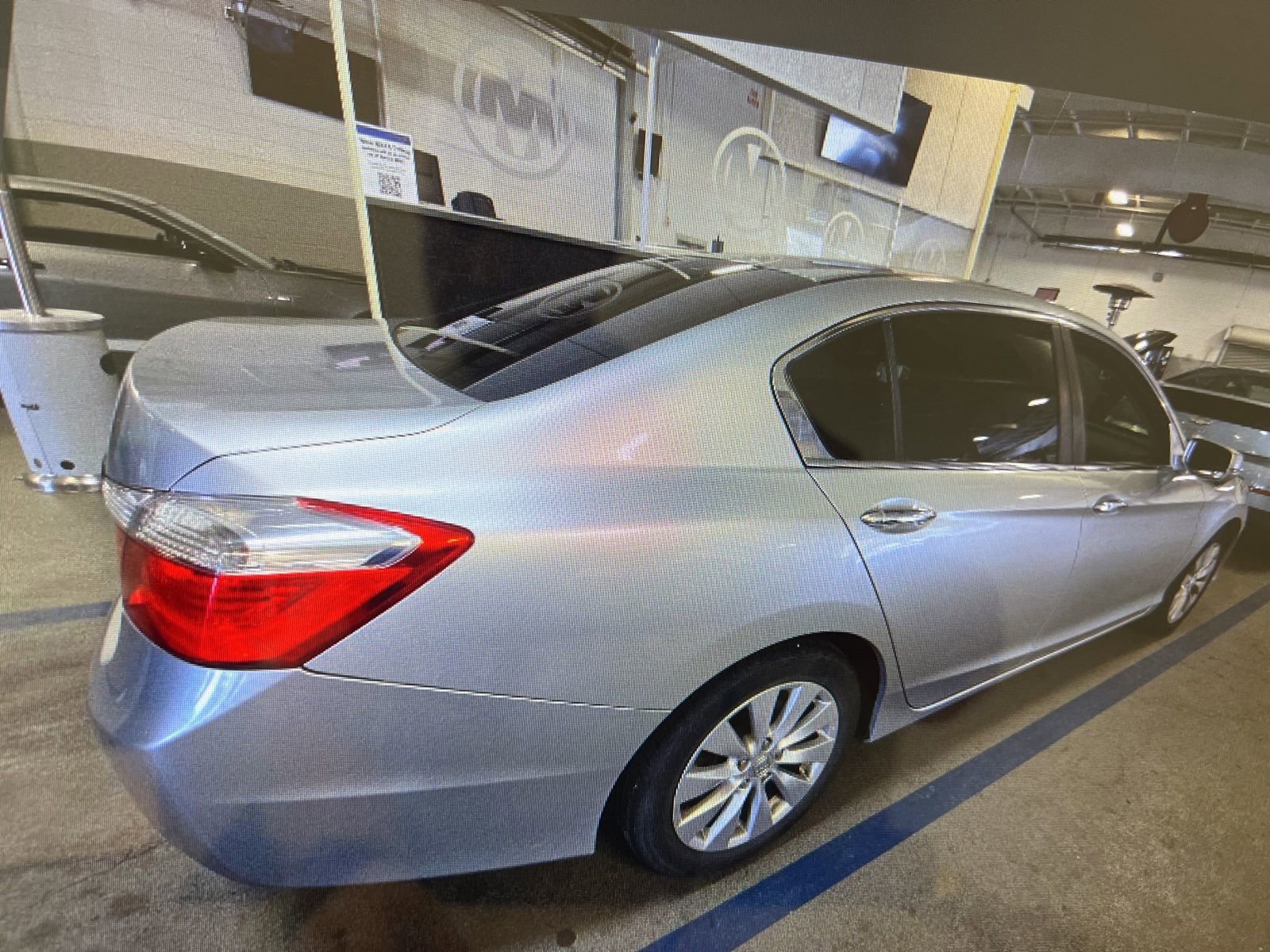 Used 2013 Honda Accord EX image 2