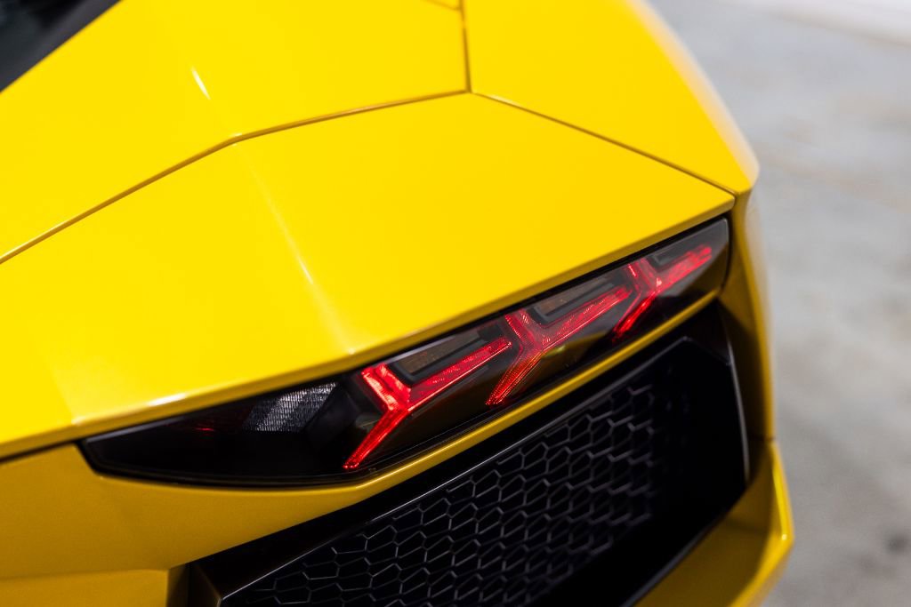 Used 2013 Lamborghini Aventador LP 700-4 image 40