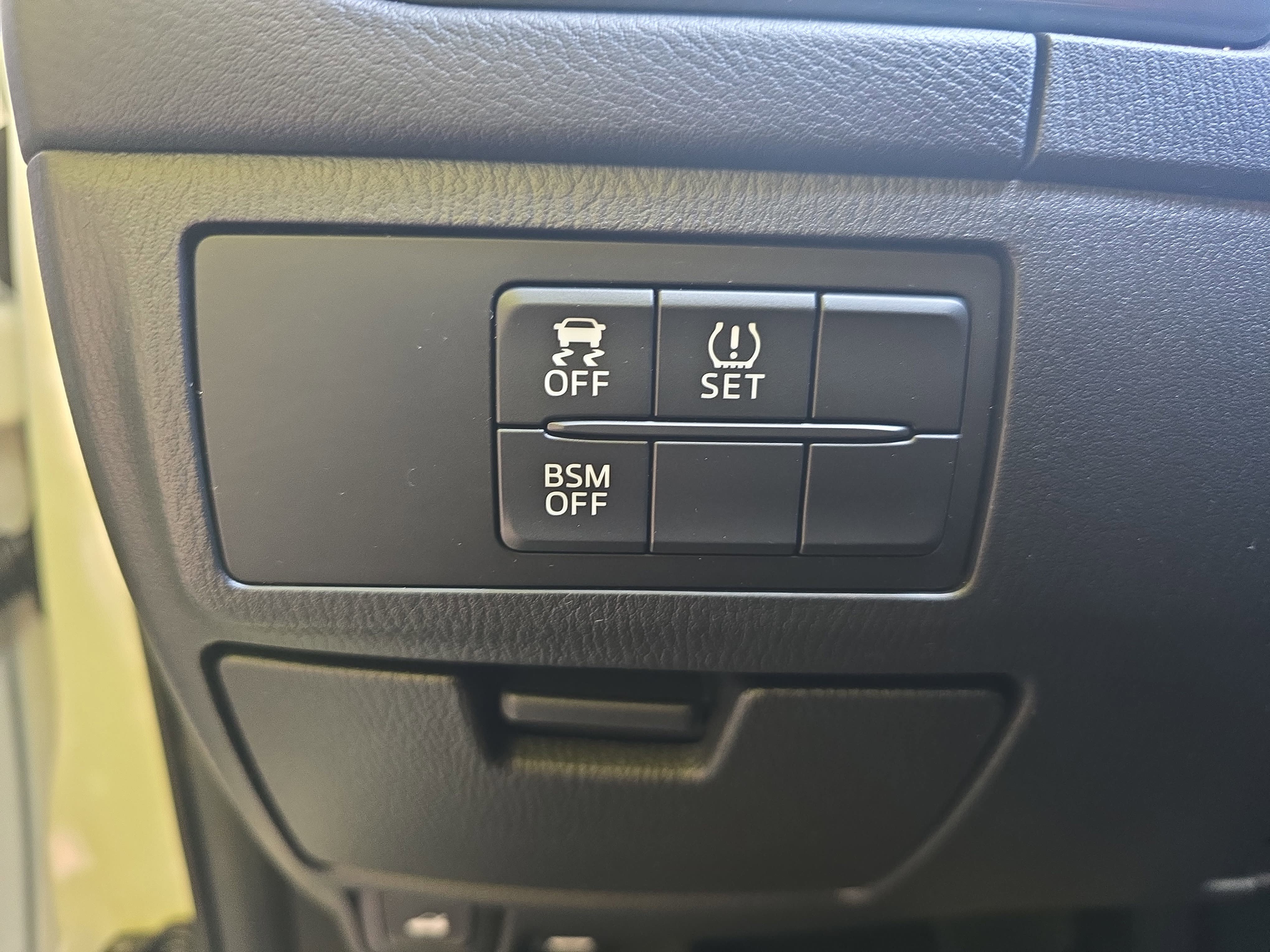 Used 2015 MAZDA MAZDA6 Touring FWD image 25