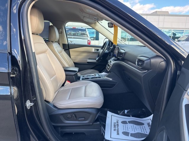 Used 2023 Ford Explorer XLT w/ Equipment Group 202A image 12