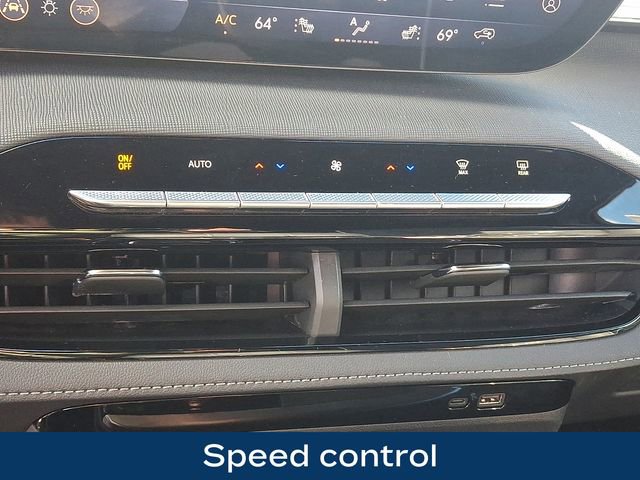 Used 2025 Buick Enclave Preferred AWD/4WD image 14