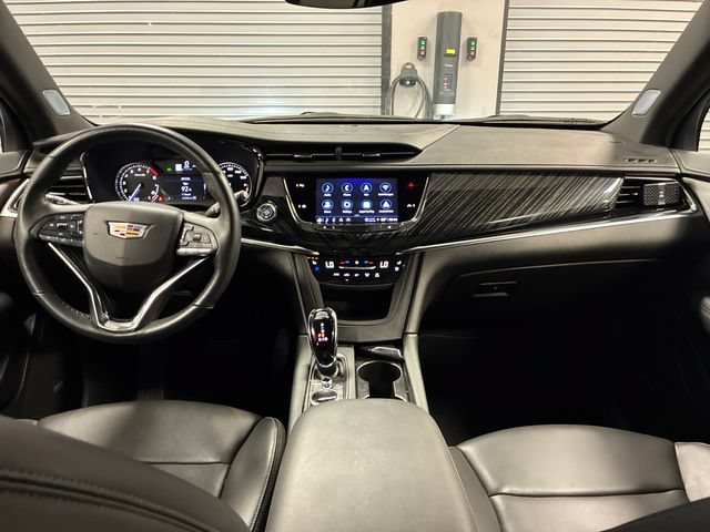 Certified 2025 Cadillac XT6 Premium Luxury AWD/4WD image 12
