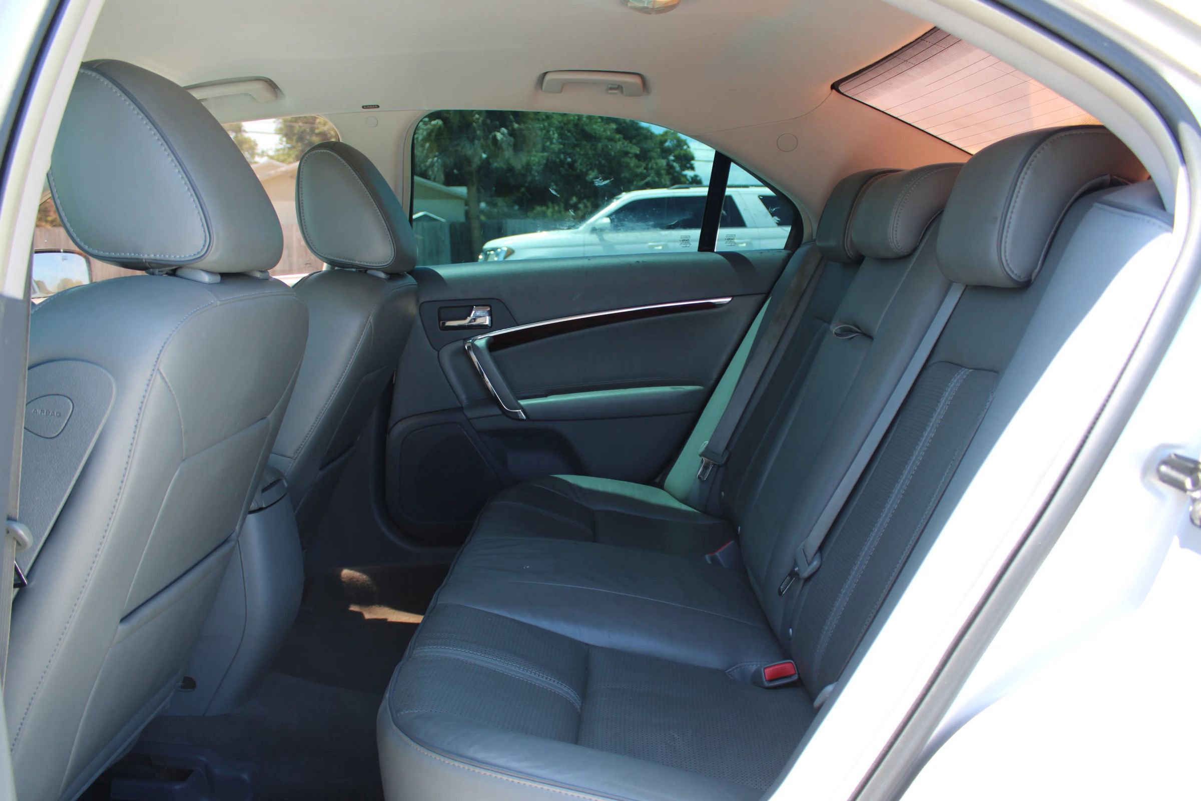 Used 2010 Lincoln MKZ FWD image 6