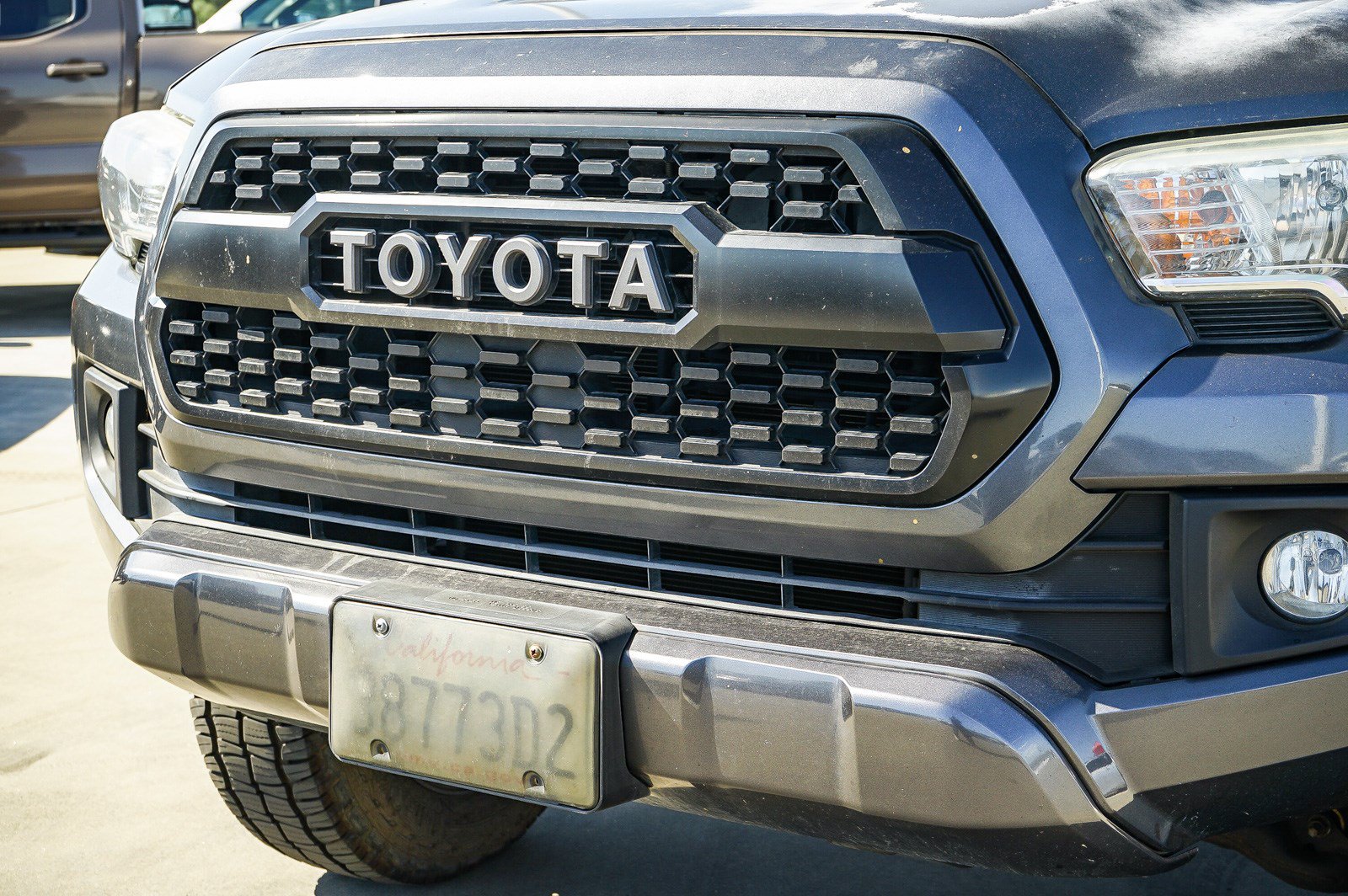 Used 2017 Toyota Tacoma TRD Sport w/ Tow Package RWD image 12