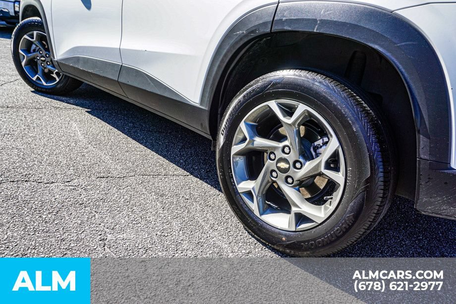Used 2025 Chevrolet Trax LT FWD image 15