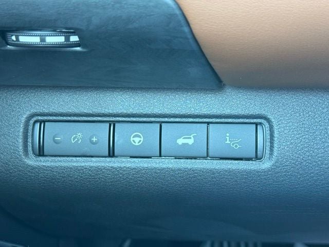 New 2026 Nissan Pathfinder Platinum w/ Cargo Package AWD/4WD image 32