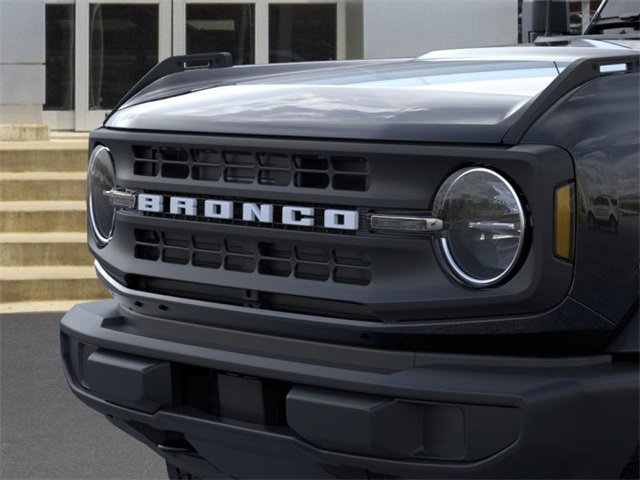 New 2025 Ford Bronco Base image 19