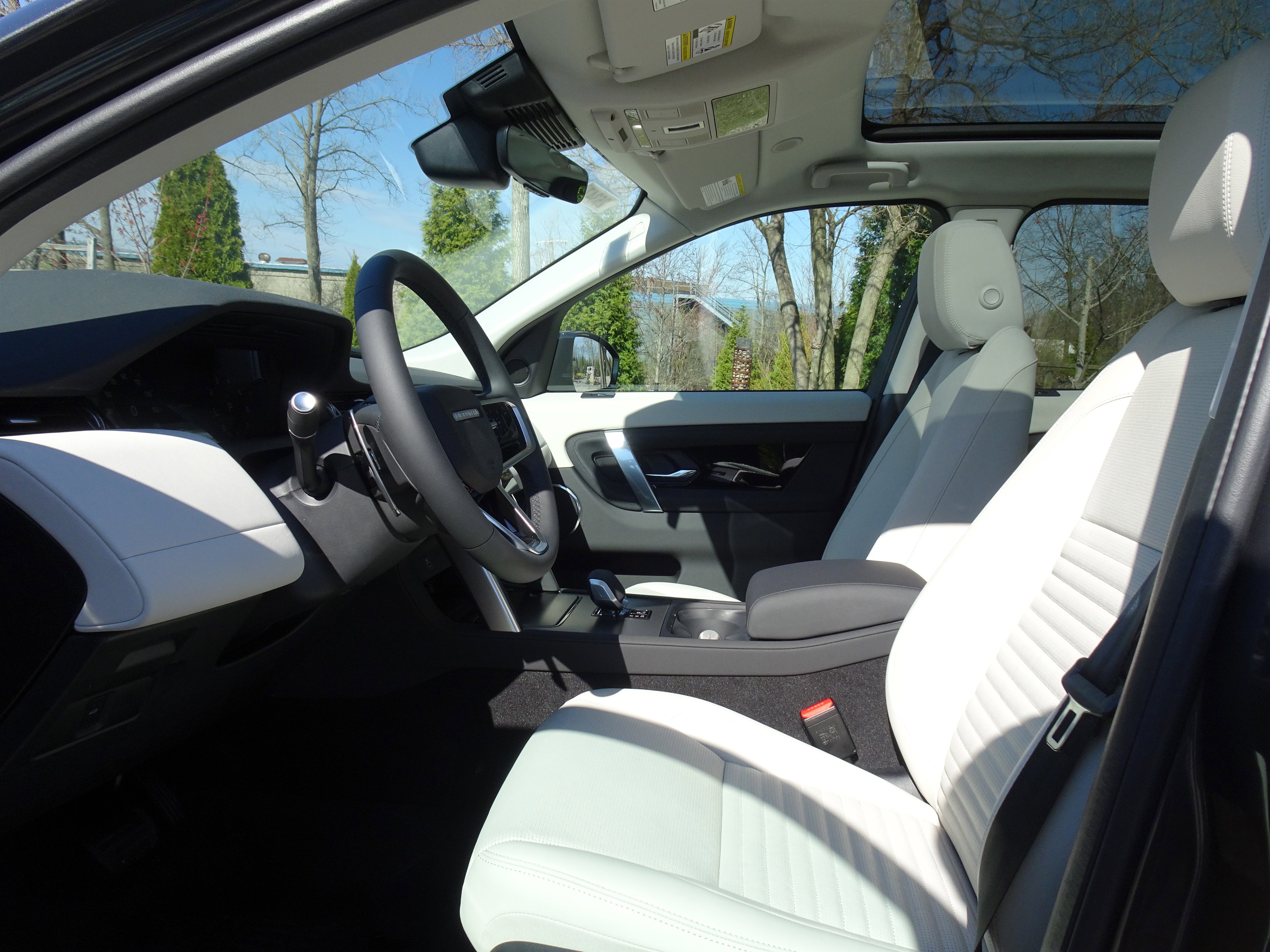 New 2025 Land Rover Discovery Sport S image 14