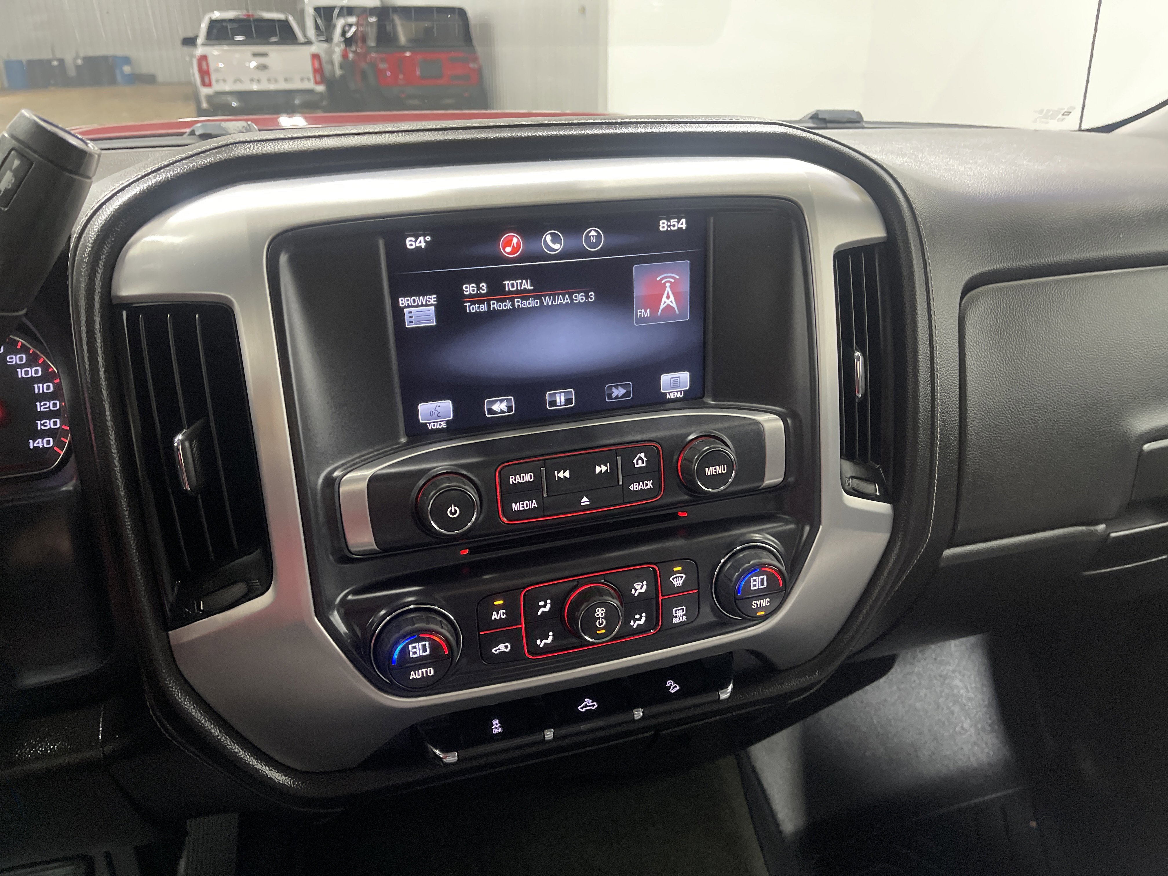 Used 2015 GMC Sierra 2500 SLE w/ SLE Preferred Package image 28