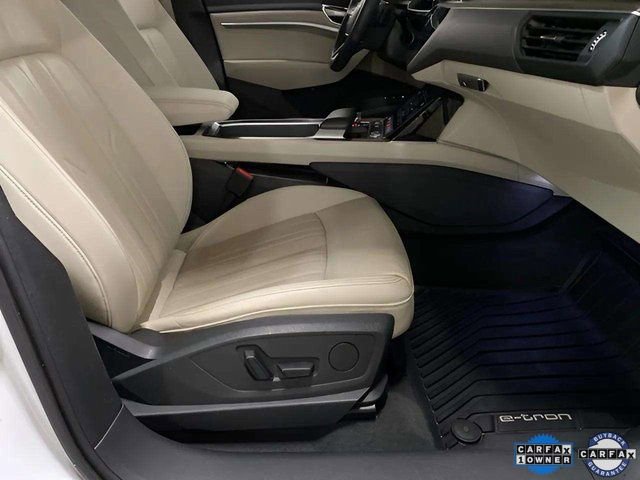 Used 2024 Audi Q8 e-tron Premium image 75