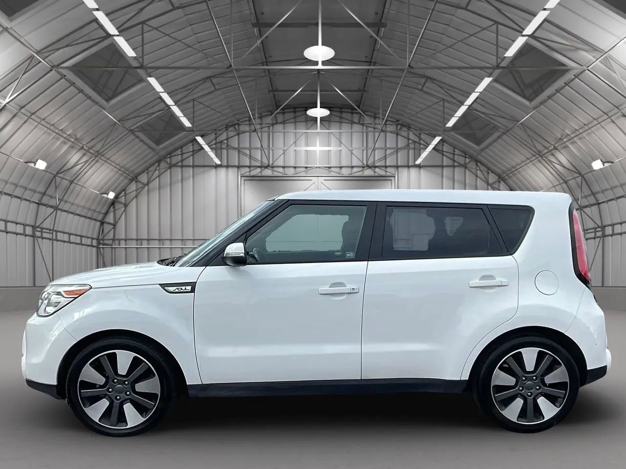 Used 2014 Kia Soul ! w/ Sun & Sound Package image 2