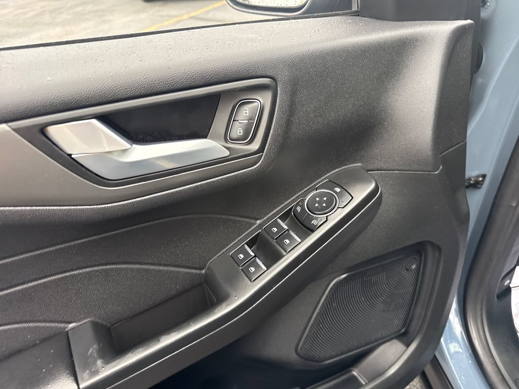 Used 2025 Ford Escape SE FWD image 26
