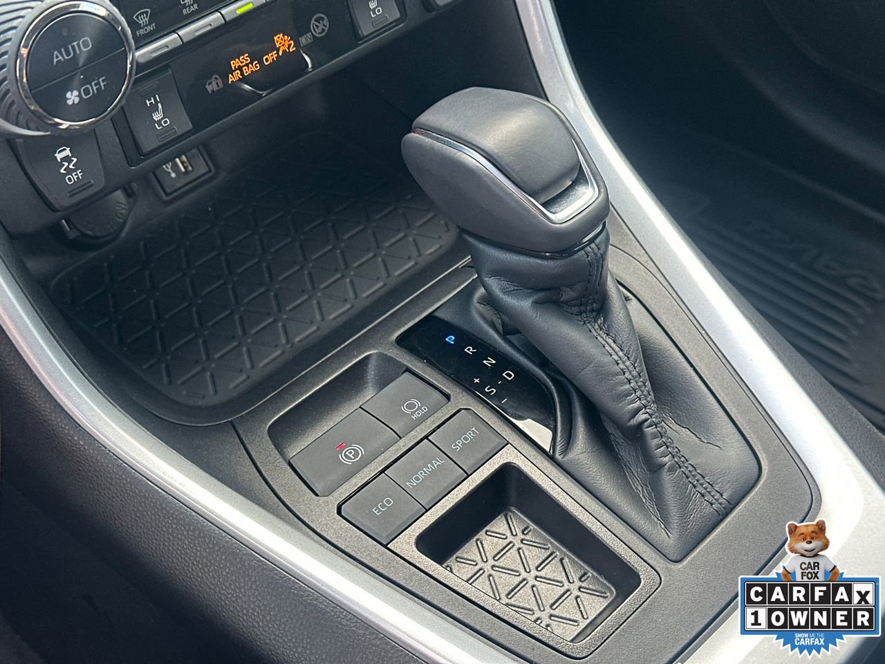 Used 2023 Toyota RAV4 XLE Premium image 31