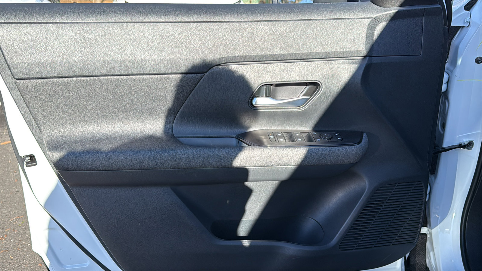 Certified 2026 Nissan Kicks SV w/ SV Premium Package image 6
