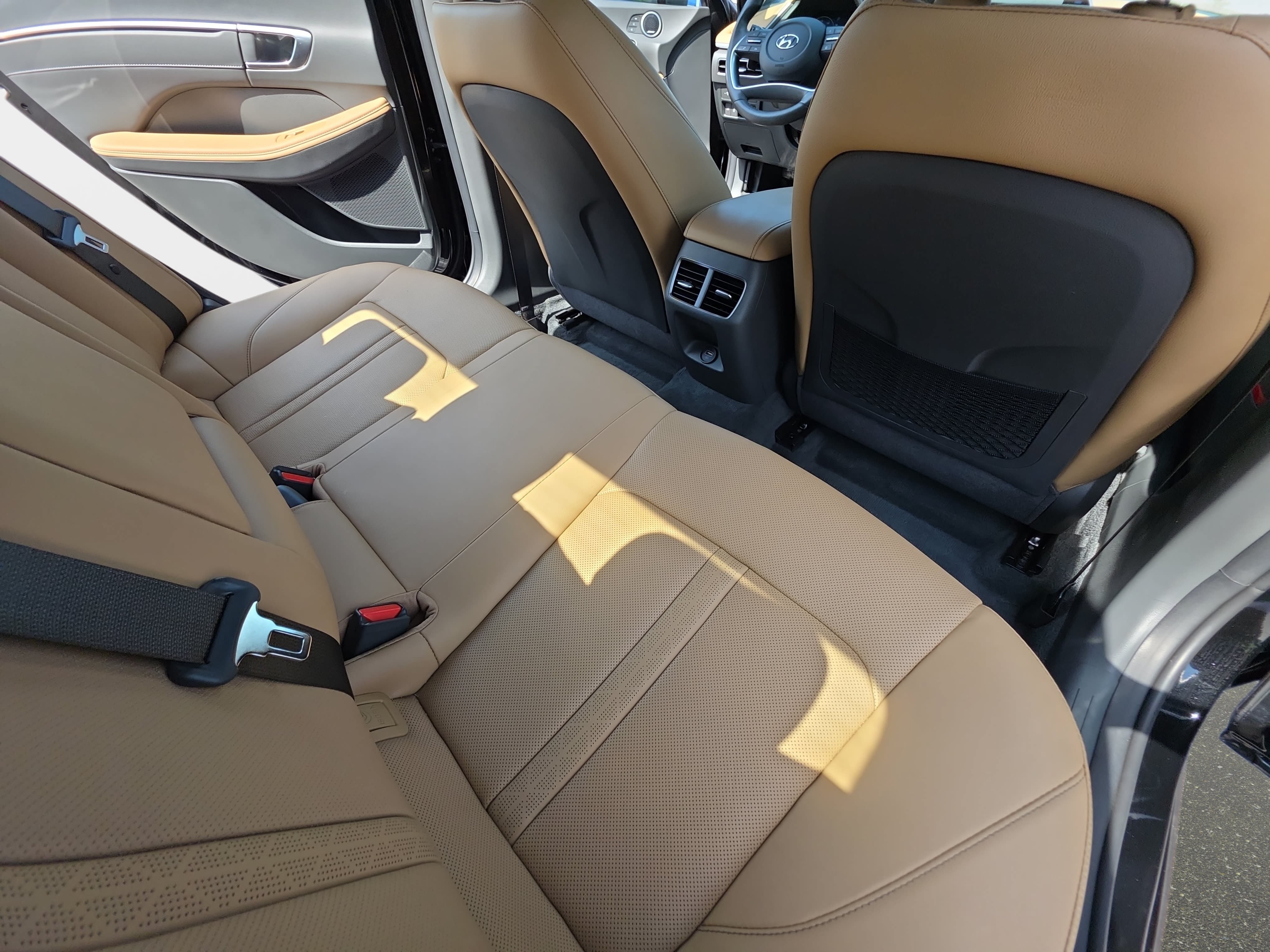 Used 2023 Hyundai Sonata Limited w/ Cargo Package FWD image 11