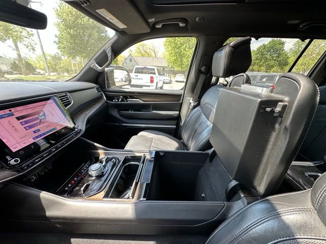 Used 2023 Jeep Grand Wagoneer 4WD image 26