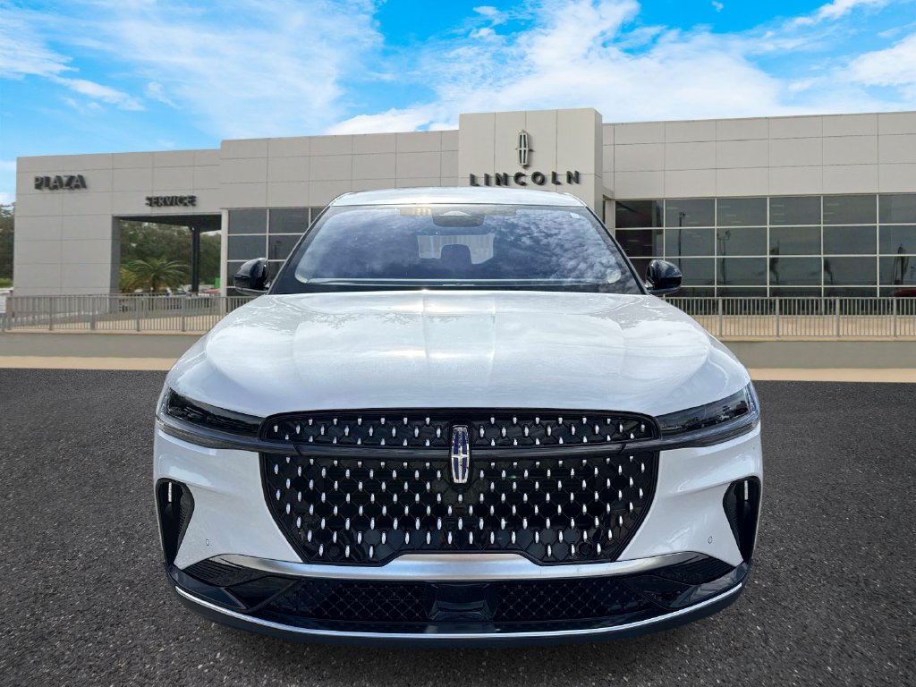 Used 2025 Lincoln Nautilus Premier AWD/4WD image 8