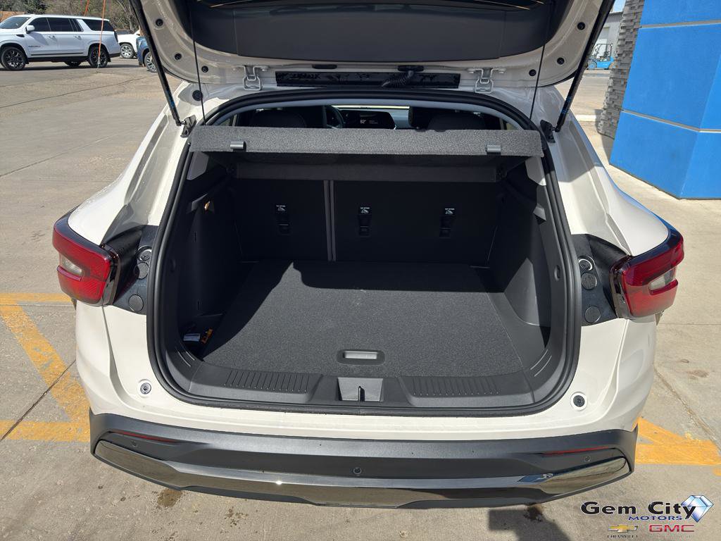 New 2026 Chevrolet Trax ACTIV FWD image 8