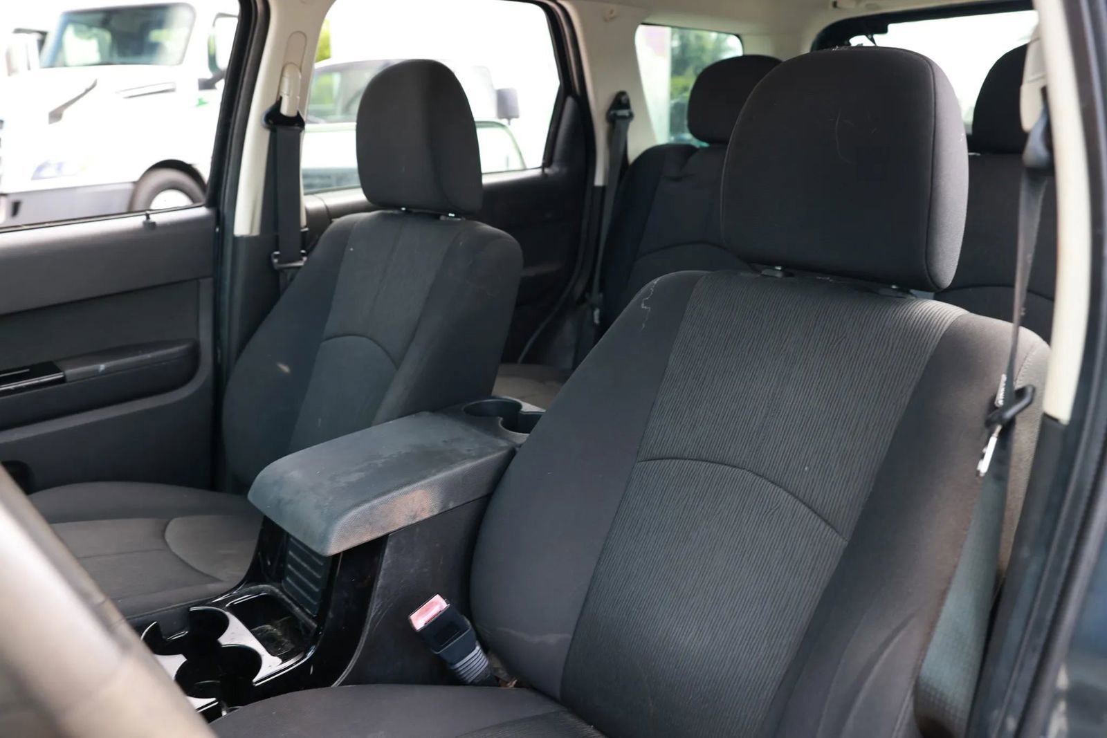 Used 2010 MAZDA Tribute i Sport image 16