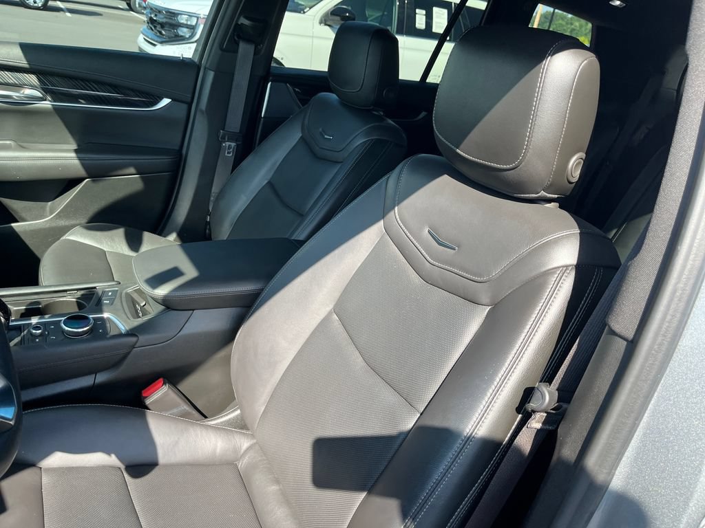 Used 2024 Cadillac XT6 Premium Luxury FWD image 11