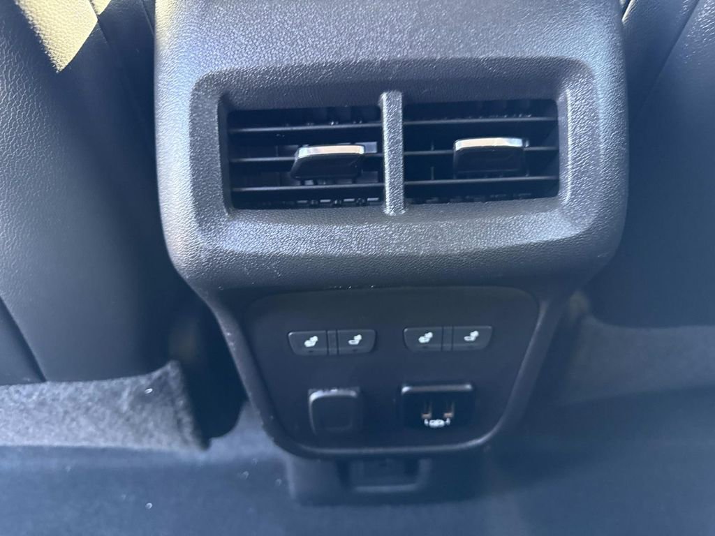 Used 2018 Chevrolet Equinox Premier image 19