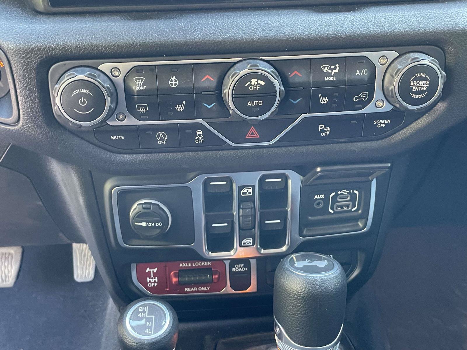 Used 2025 Jeep Wrangler Unlimited Sport AWD/4WD image 28