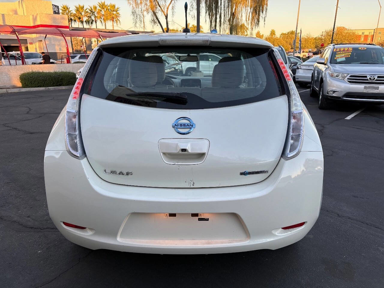 Used 2011 Nissan Leaf SL image 7