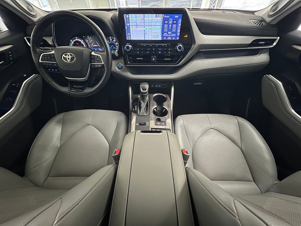 Used 2022 Toyota Highlander Platinum image 28