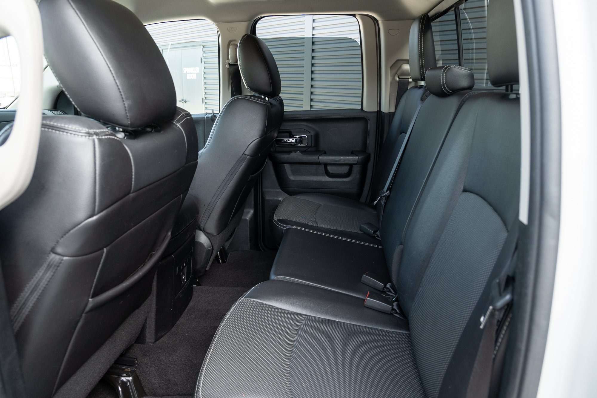 Used 2016 RAM 1500 Laramie w/ Convenience Group AWD/4WD image 13