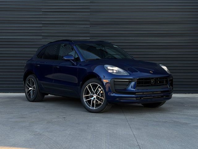 Certified 2026 Porsche Macan AWD/4WD image 9